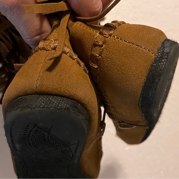Size 3M Hot Cakes brown fringed flat boots. Super cute. Back to school style! - Picture 2 of 7